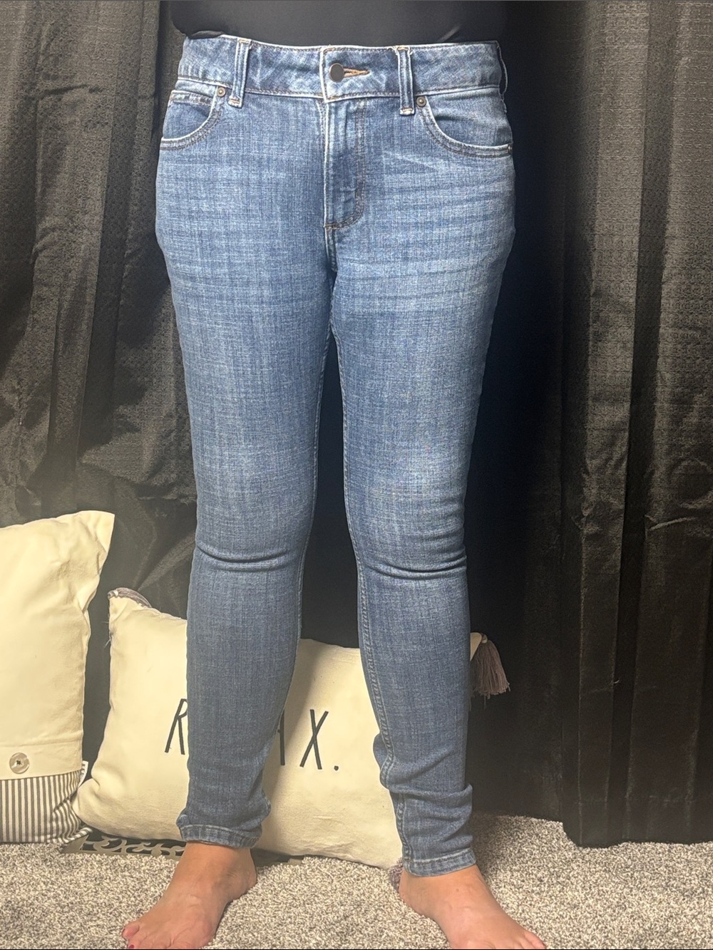 Wrangler Women's Skinny Jeans in Faded Blue